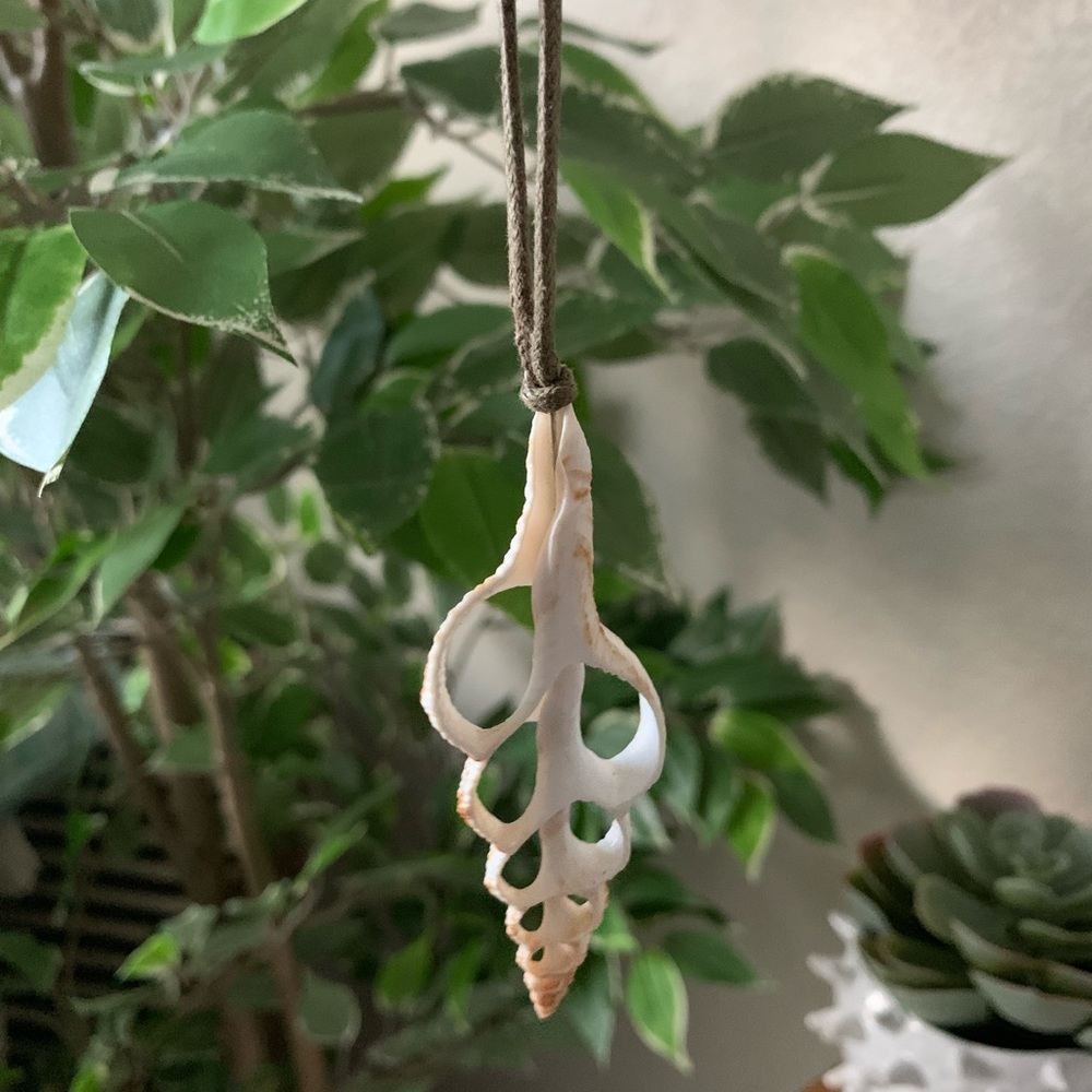 Shell Statement Necklace - image 5